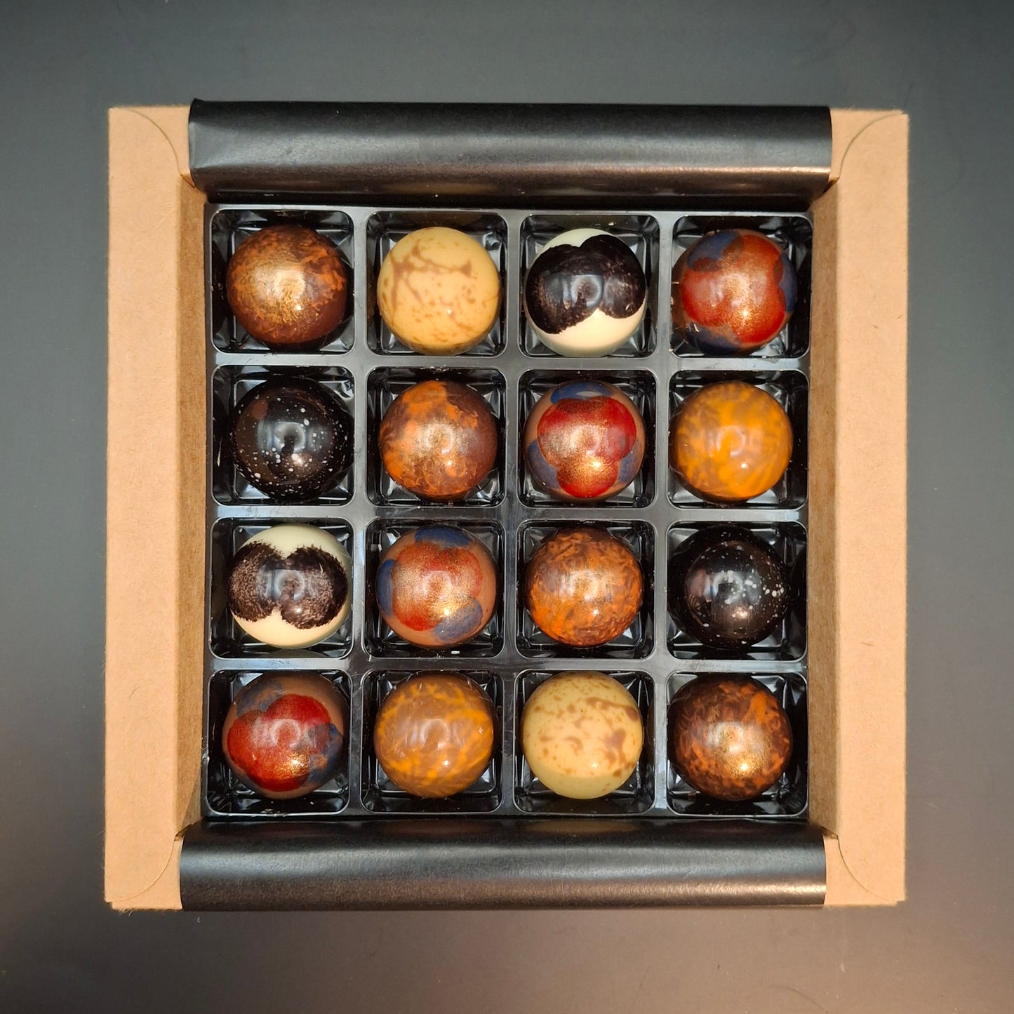 16er Packung Pralinés Weihnachten gemischt